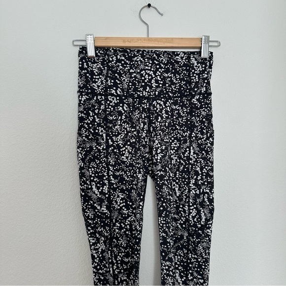 Lululemon Fast & Free Crop Leggings Nulux Fabric Chirasu Black White Size 4 - Picture 5 of 9